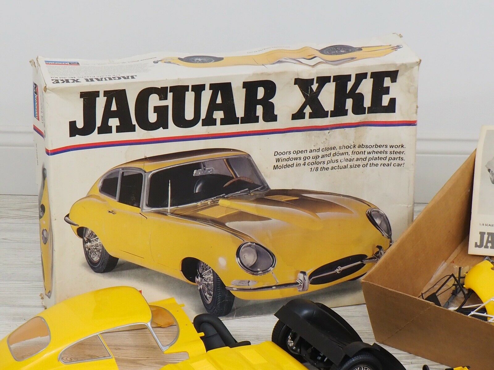 Monogram Hobby Model Kit 1/8 Scale Jaguar Xke Yellow Partially Built 1976 /c