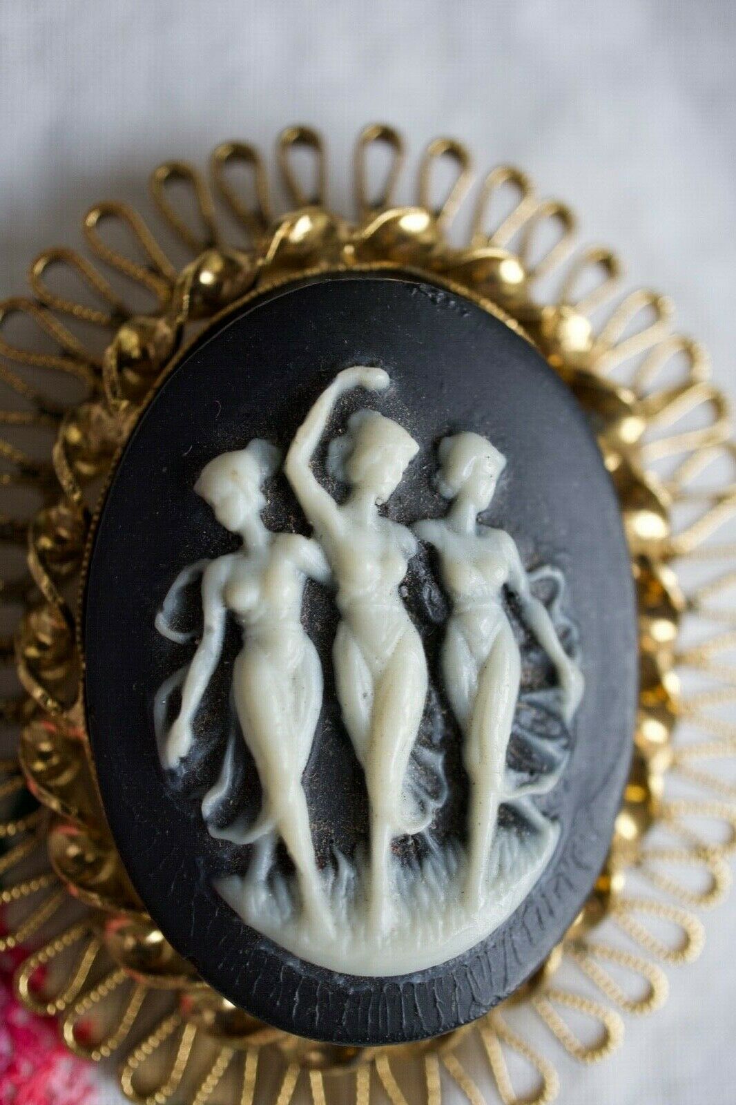 Vintage Gold Tone Lucite Three Girls Cameo Brooch