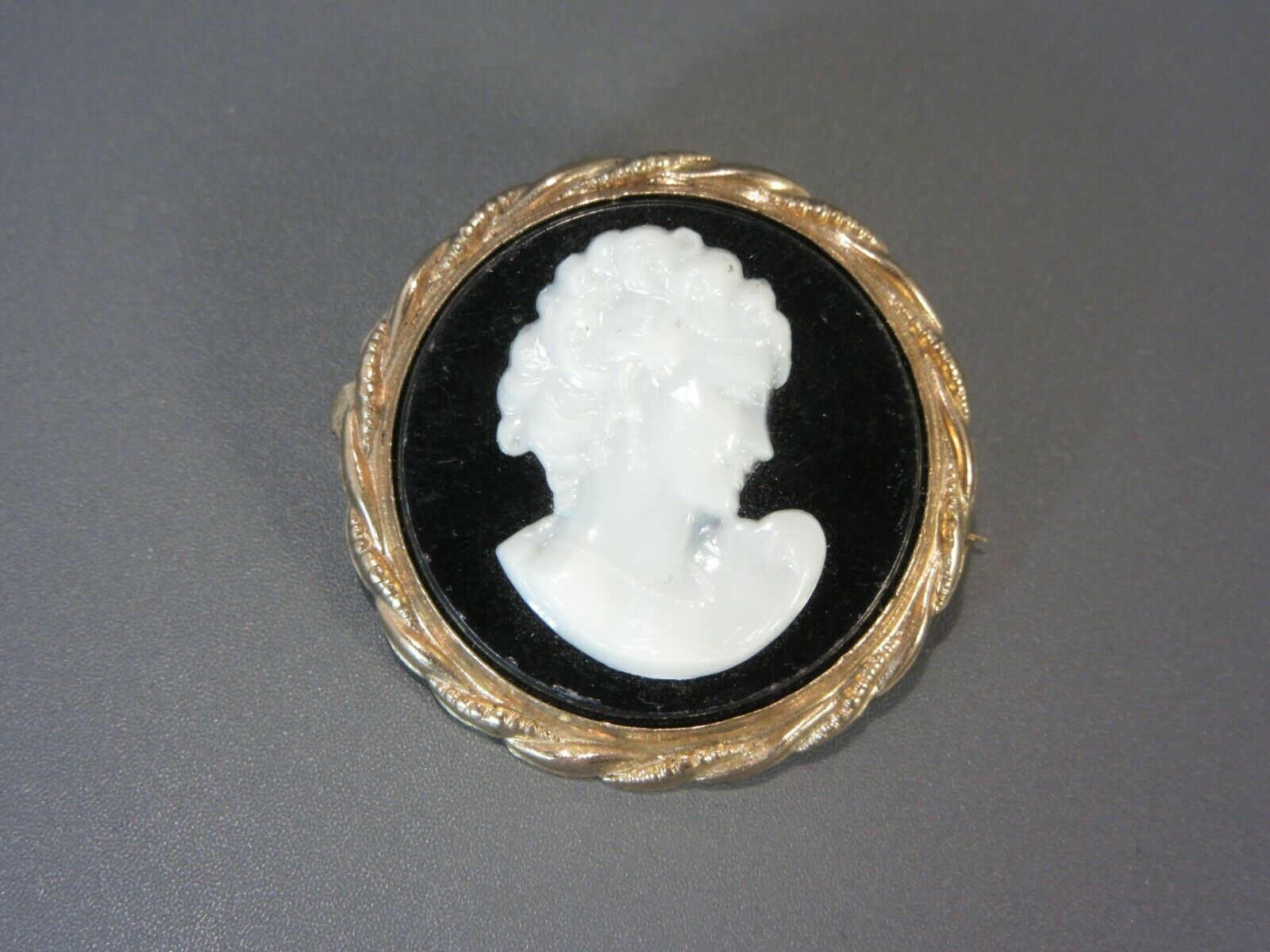 Vintage Victorian Style Cameo Brooch Pin